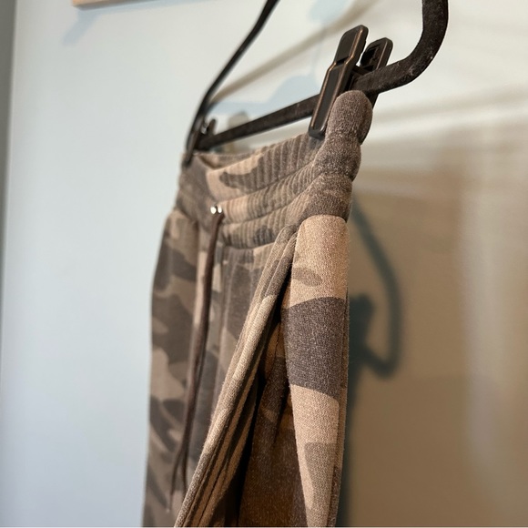 Wild Fable High-Rise Vintage Jogger Sweatpants in Camoflauge - Picture 5 of 11